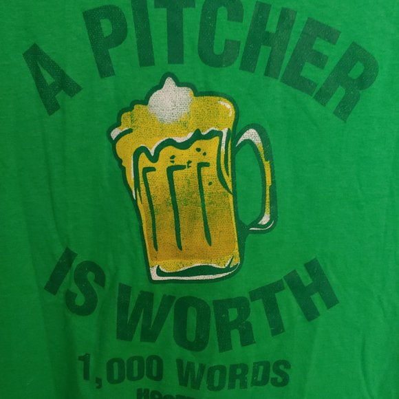 "A Pitcher is Worth 1,000 Words" Mens Hooters Tee - Picture 2 of 3